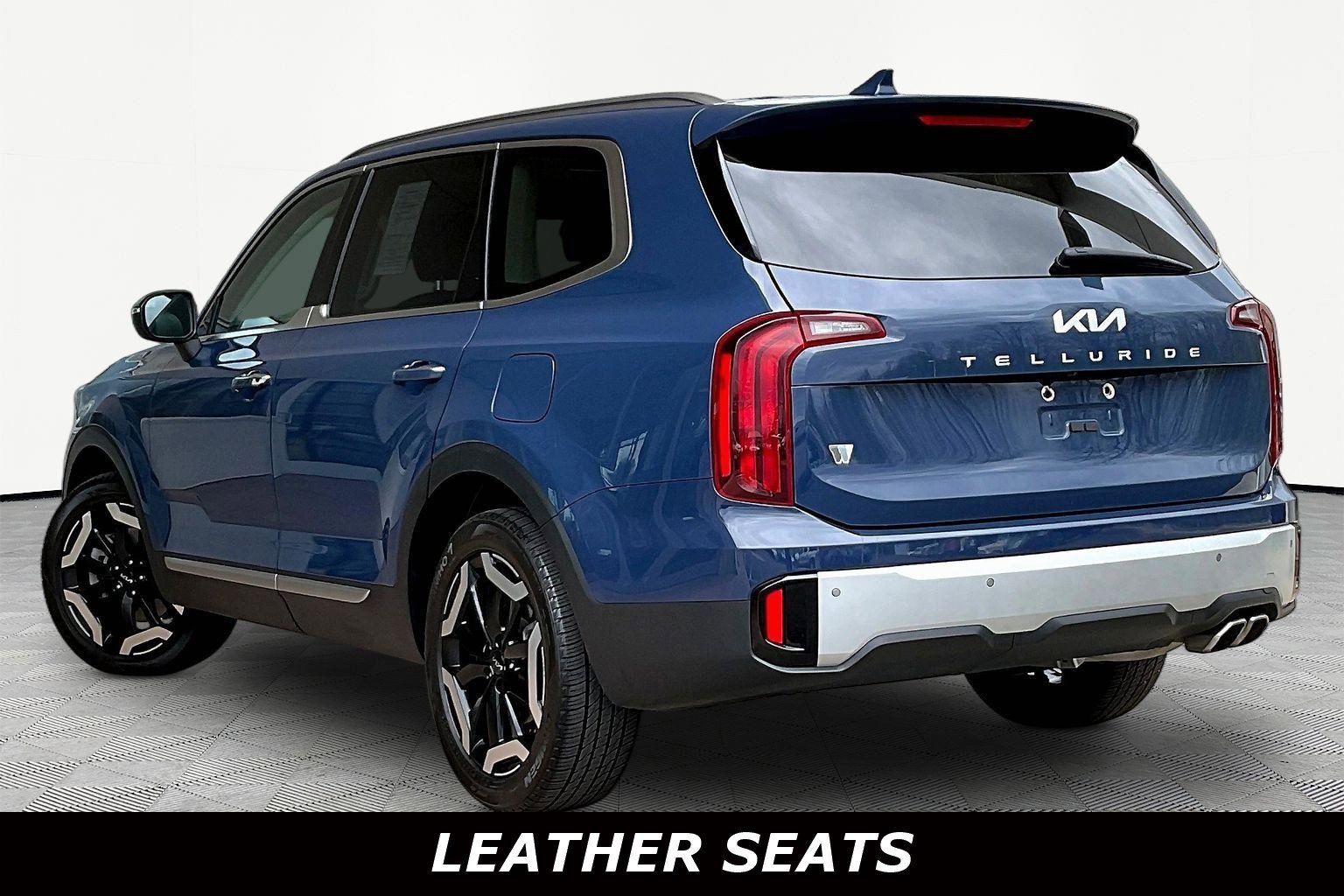 Used 2023 Kia Telluride S w/ S Sunroof Package image 4