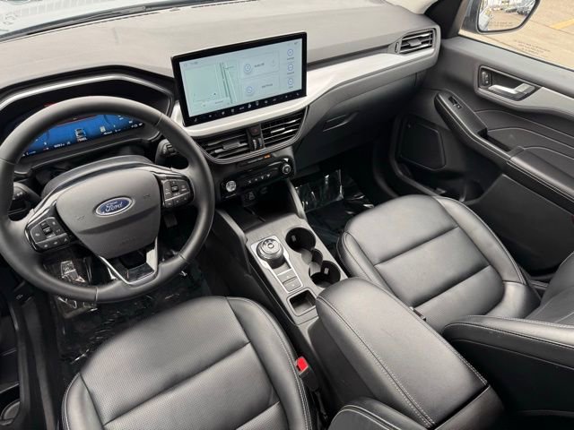 Certified 2025 Ford Escape Platinum AWD/4WD image 6