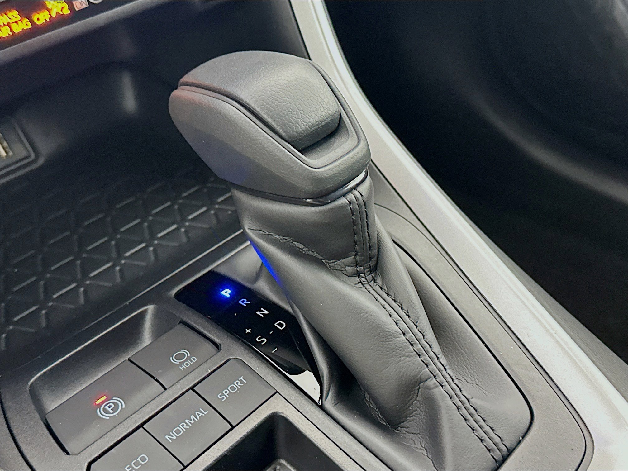 Used 2025 Toyota RAV4 LE image 25