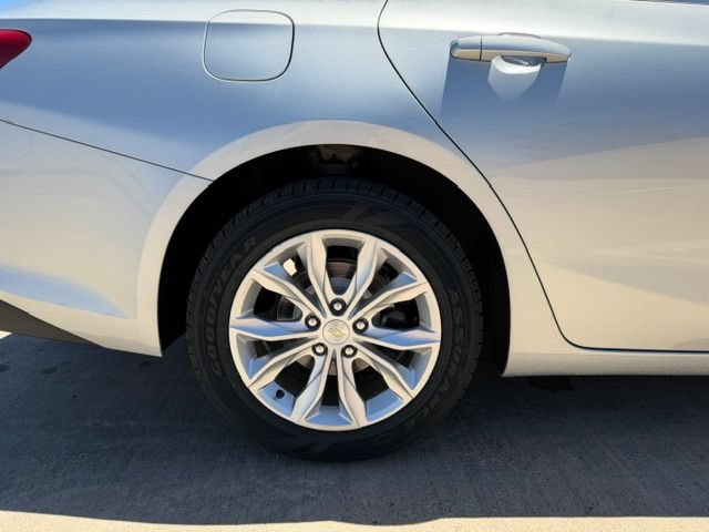 Used 2020 Chevrolet Malibu LT FWD image 9