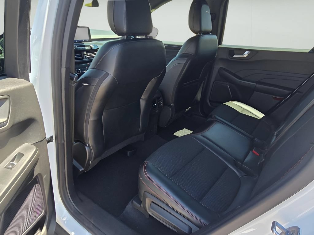 Used 2023 Ford Escape ST-Line Select AWD/4WD image 15