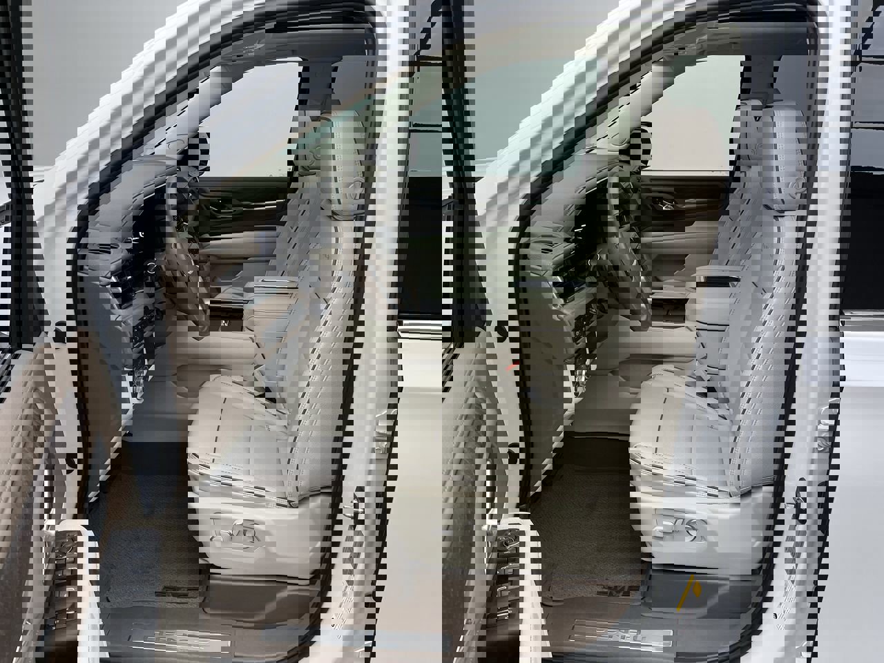 Certified 2024 GMC Yukon Denali AWD/4WD image 3