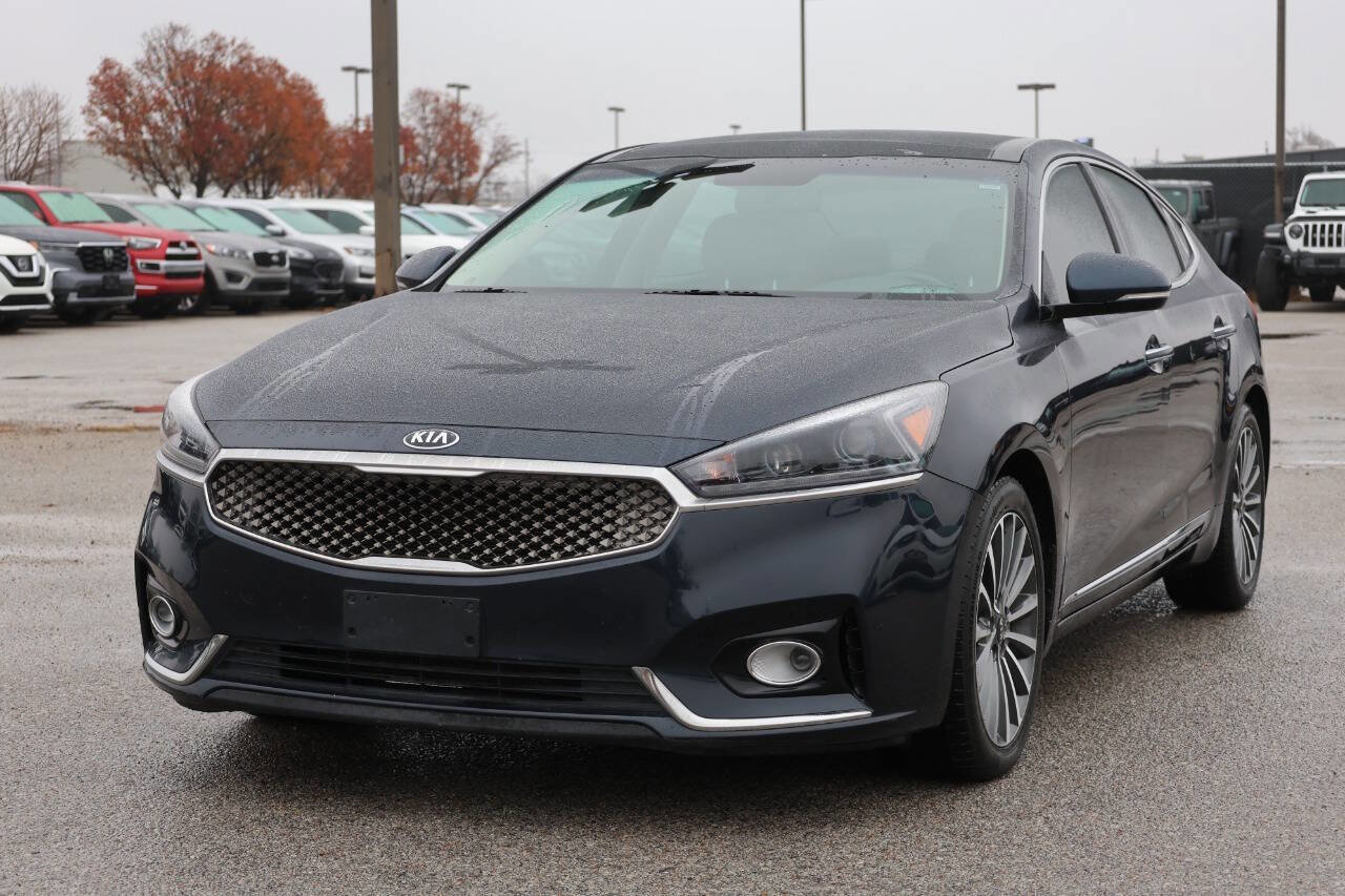 Used 2018 Kia Cadenza Premium w/ Luxury Package image 6