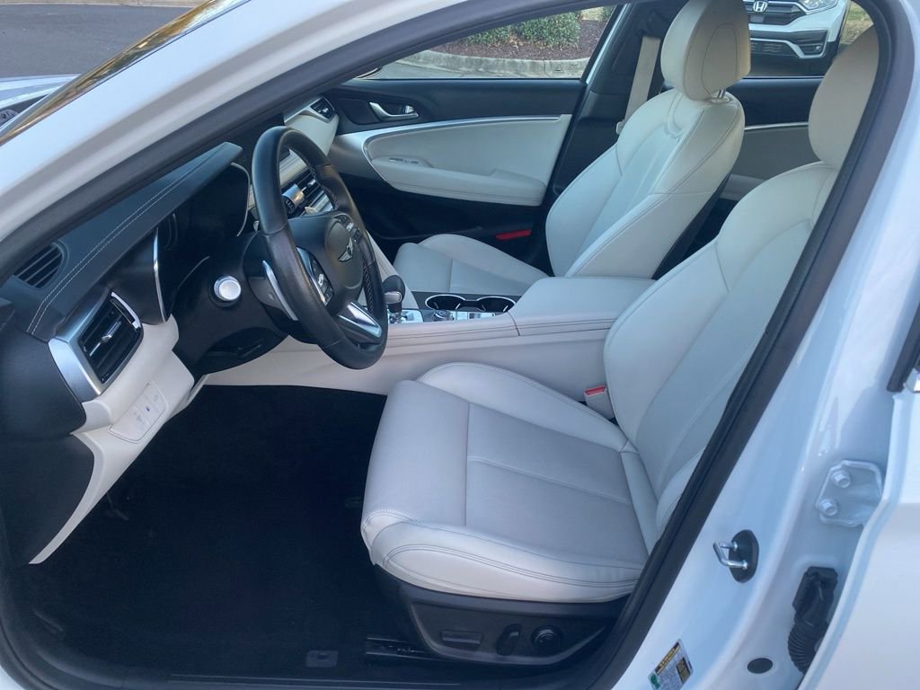 Used 2025 Genesis G70 2.5T image 14
