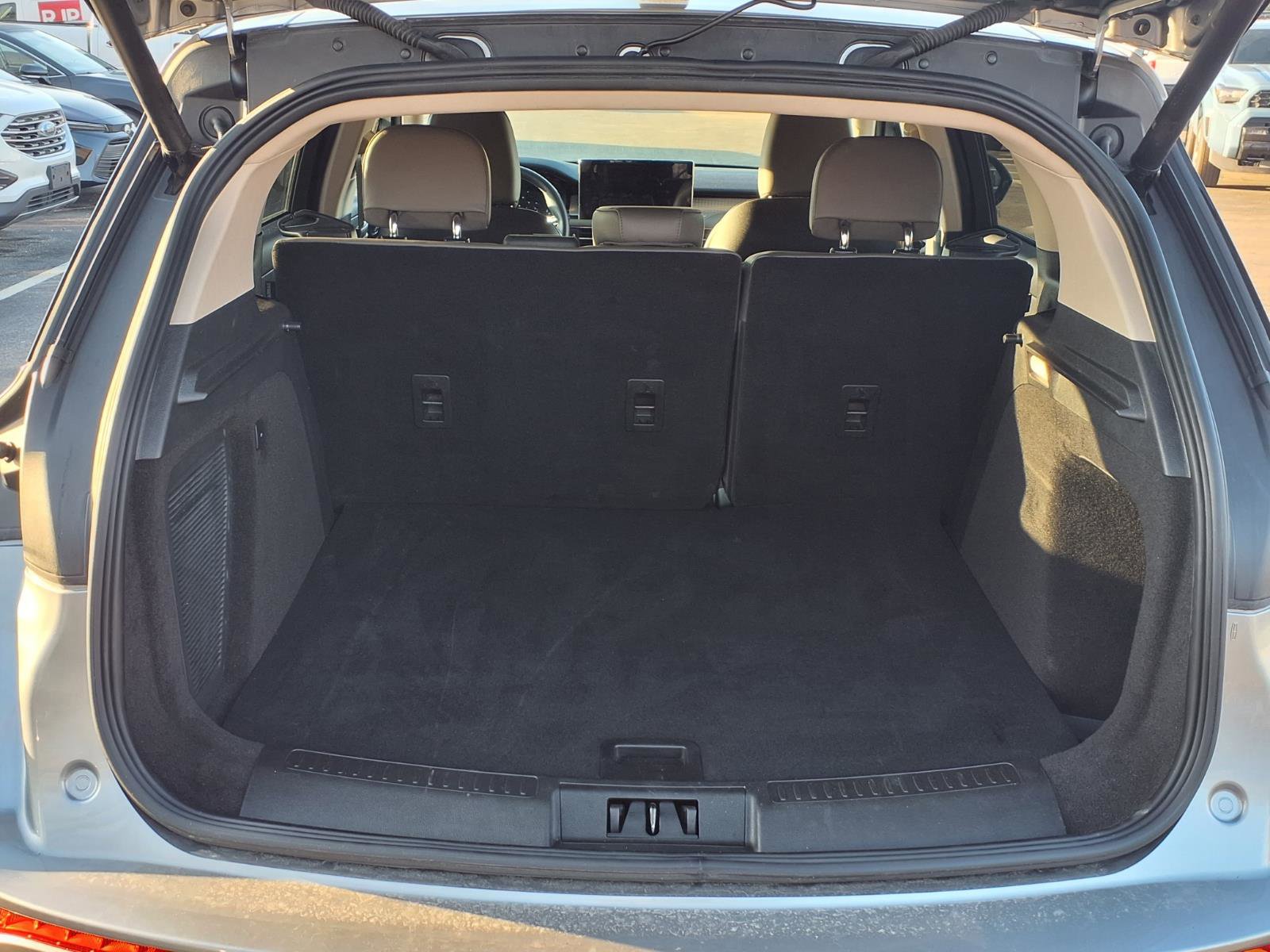 Used 2024 Lincoln Corsair Reserve image 27