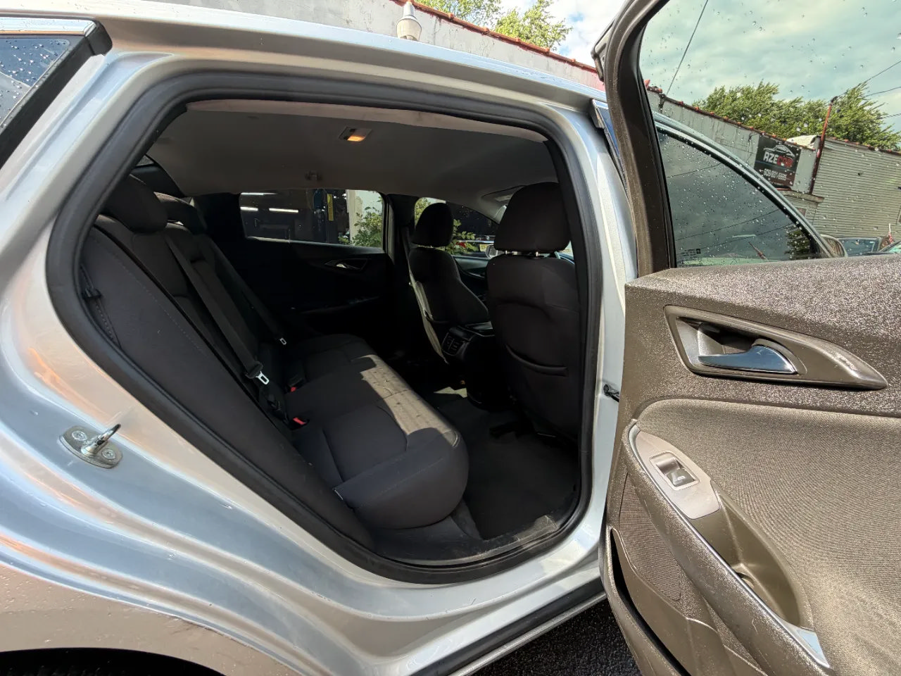 Used 2018 Chevrolet Malibu LT FWD image 32