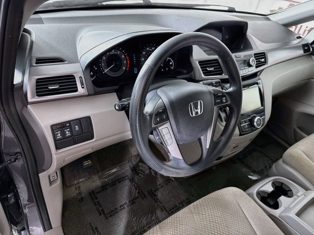 Used 2017 Honda Odyssey SE image 17