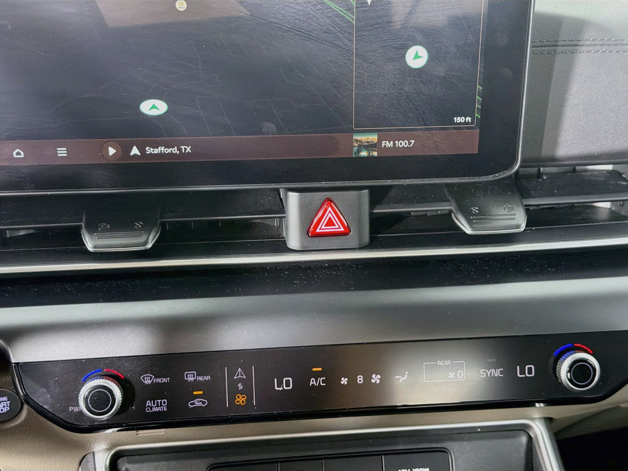 Used 2026 Kia Carnival FWD image 24