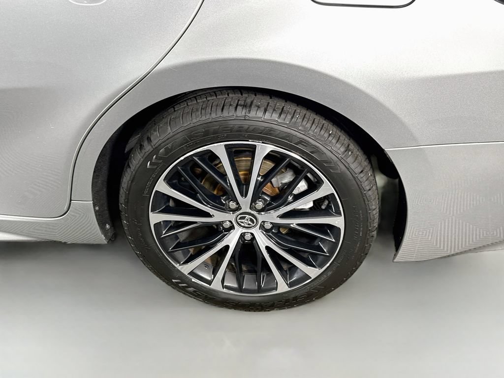 Used 2020 Toyota Camry SE FWD image 32