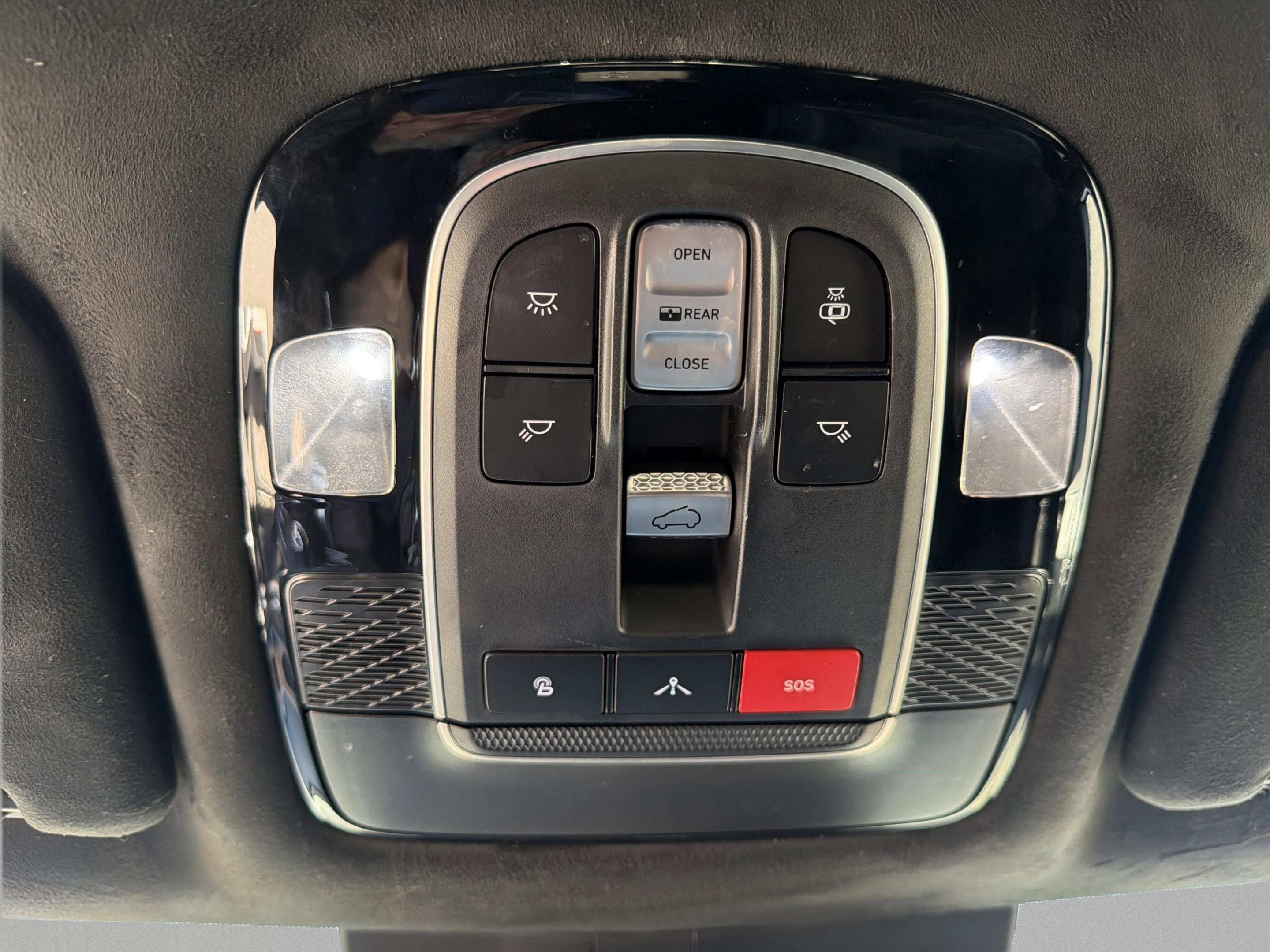 Used 2022 Hyundai Palisade Calligraphy image 23