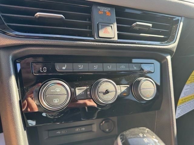 New 2024 Volkswagen Taos SE image 33