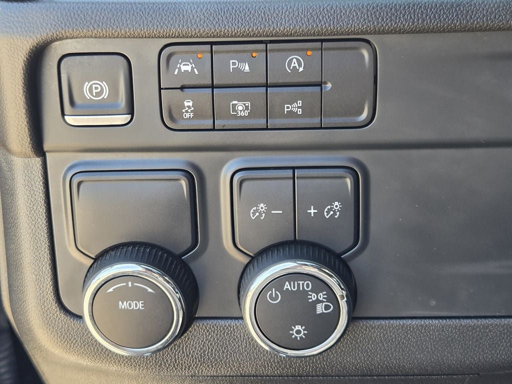 Used 2025 Chevrolet Tahoe LT RWD image 24