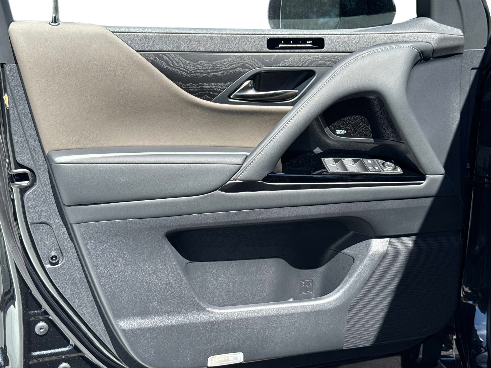 New 2025 Lexus LX 700h Overtrail image 19