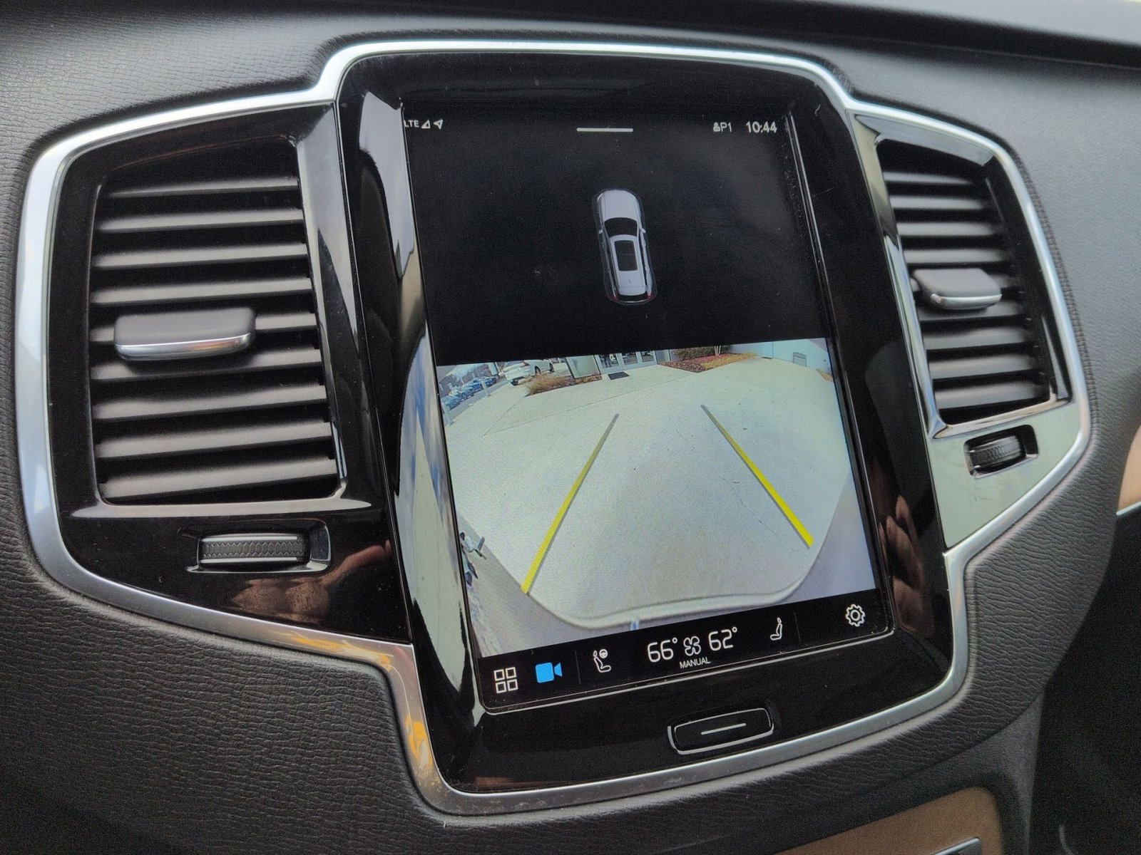 Certified 2023 Volvo XC90 B6 Plus w/ Protection Package Premier image 19