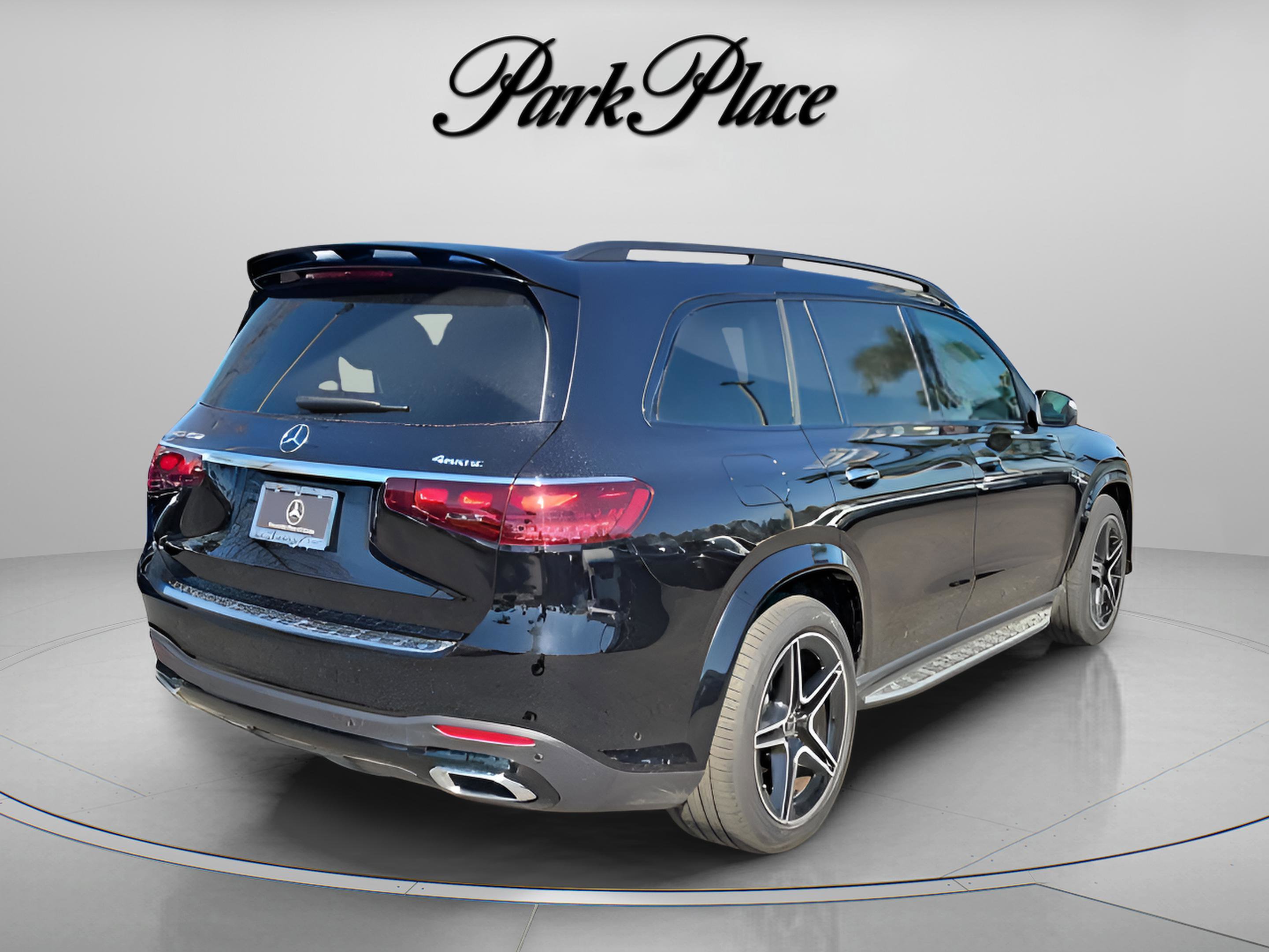 Certified 2026 Mercedes-Benz GLS 450 4MATIC image 4