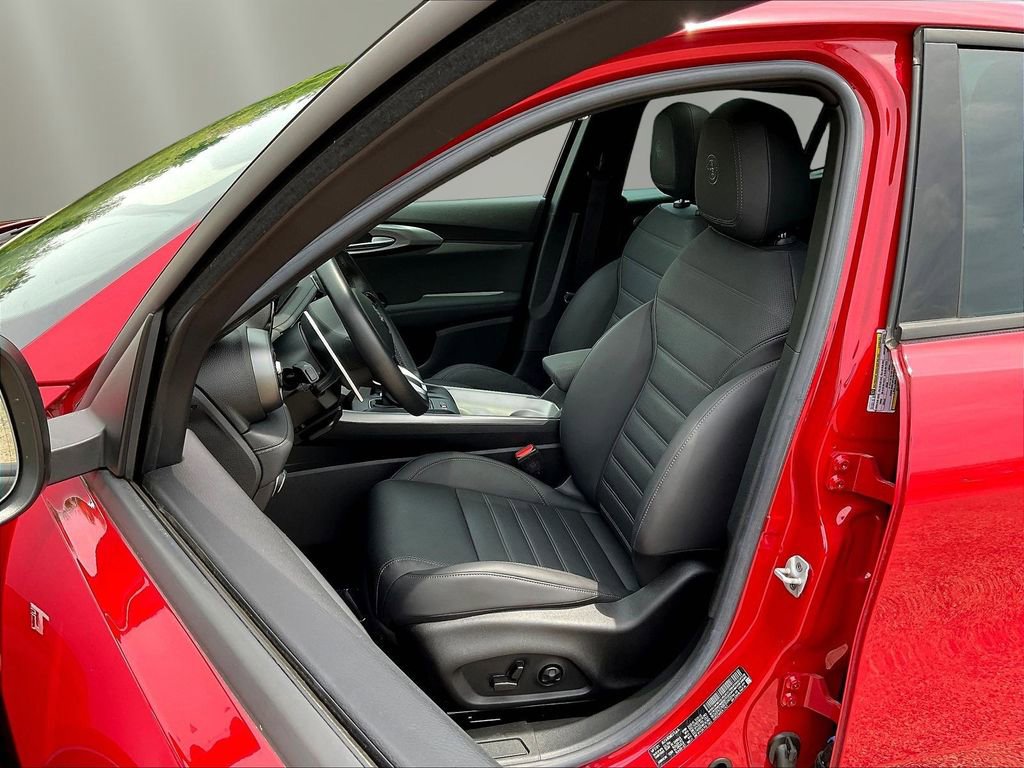 Used 2024 Alfa Romeo Tonale Ti w/ Active Assist Package AWD/4WD image 21