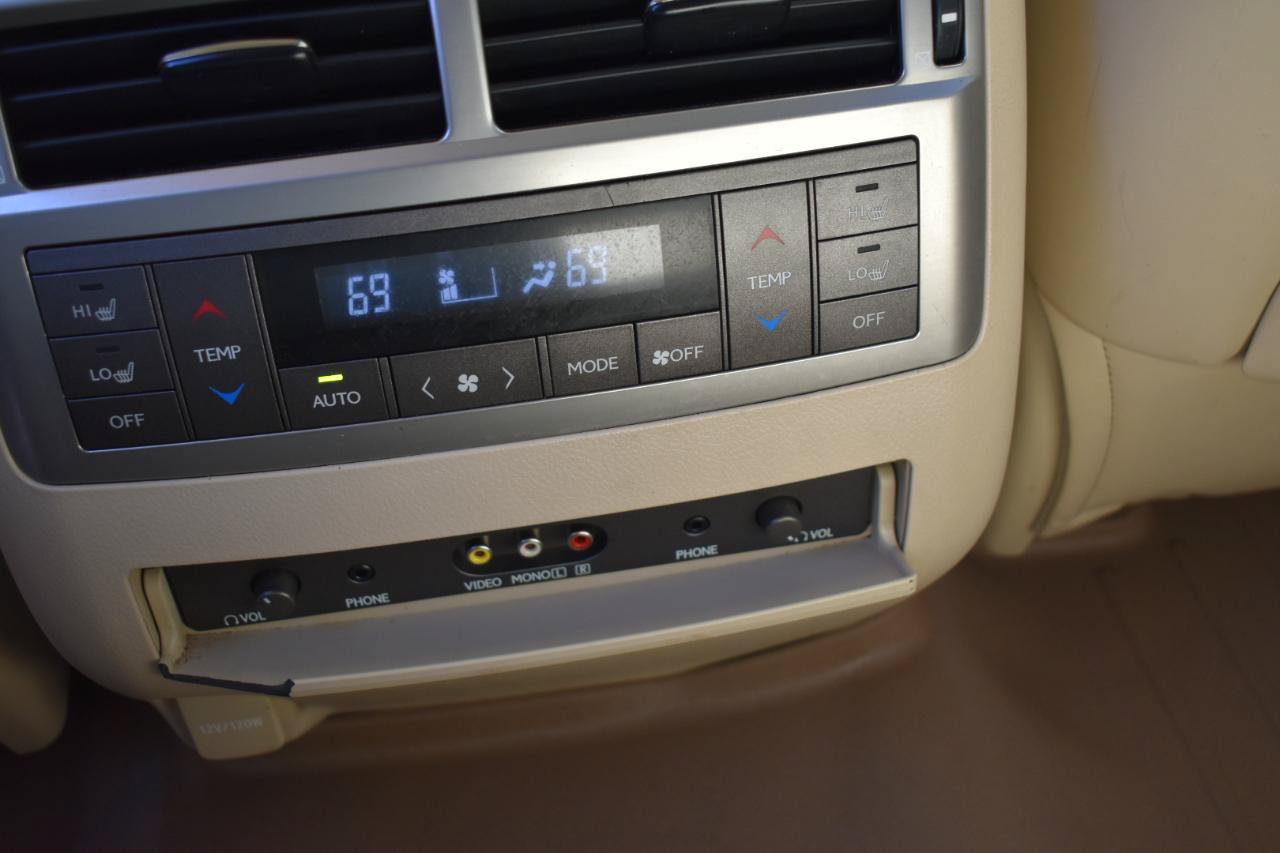 Used 2013 Lexus LX 570 4WD w/ Luxury Pkg image 22
