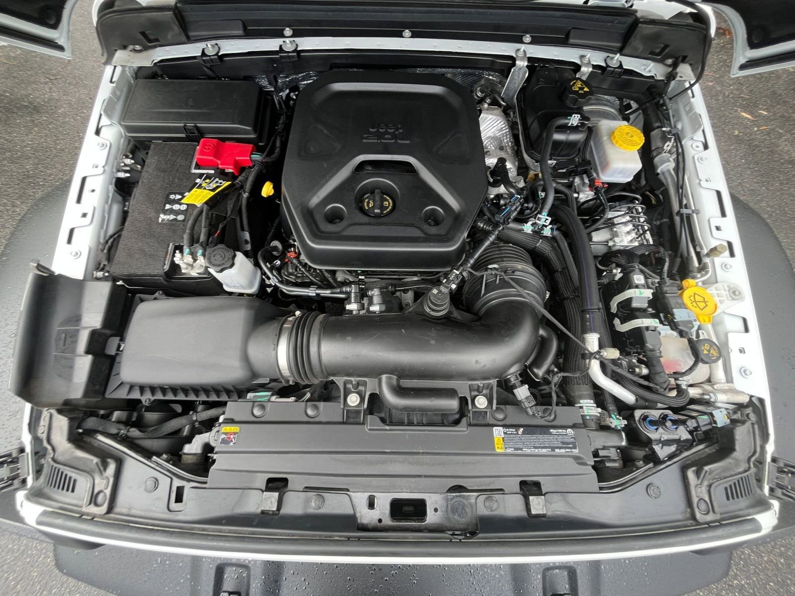 Used 2025 Jeep Wrangler Sport S image 31