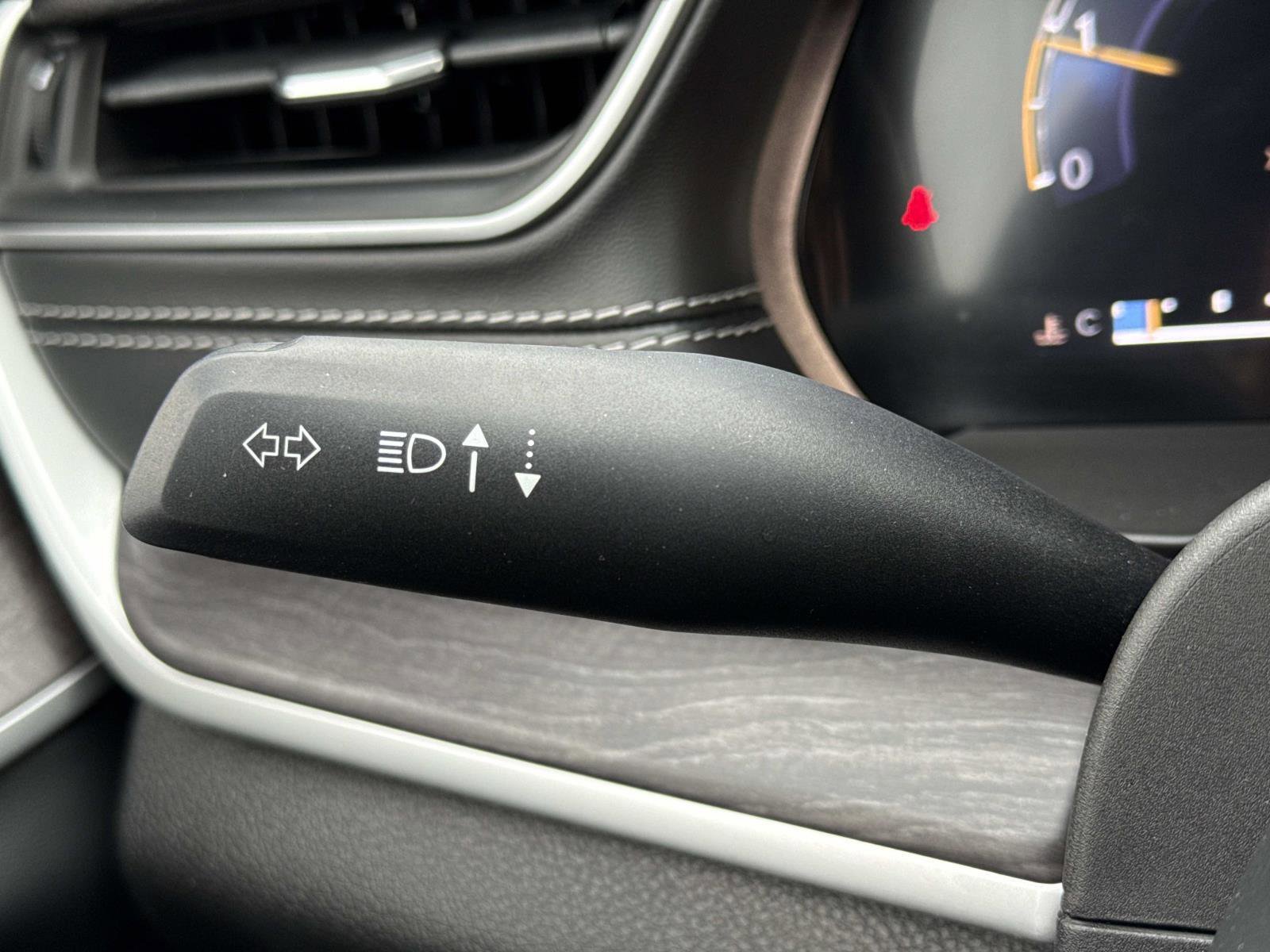 Used 2022 Jeep Grand Cherokee L Limited image 10