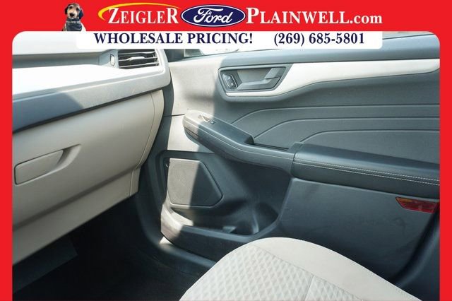 Used 2022 Ford Escape SE image 29