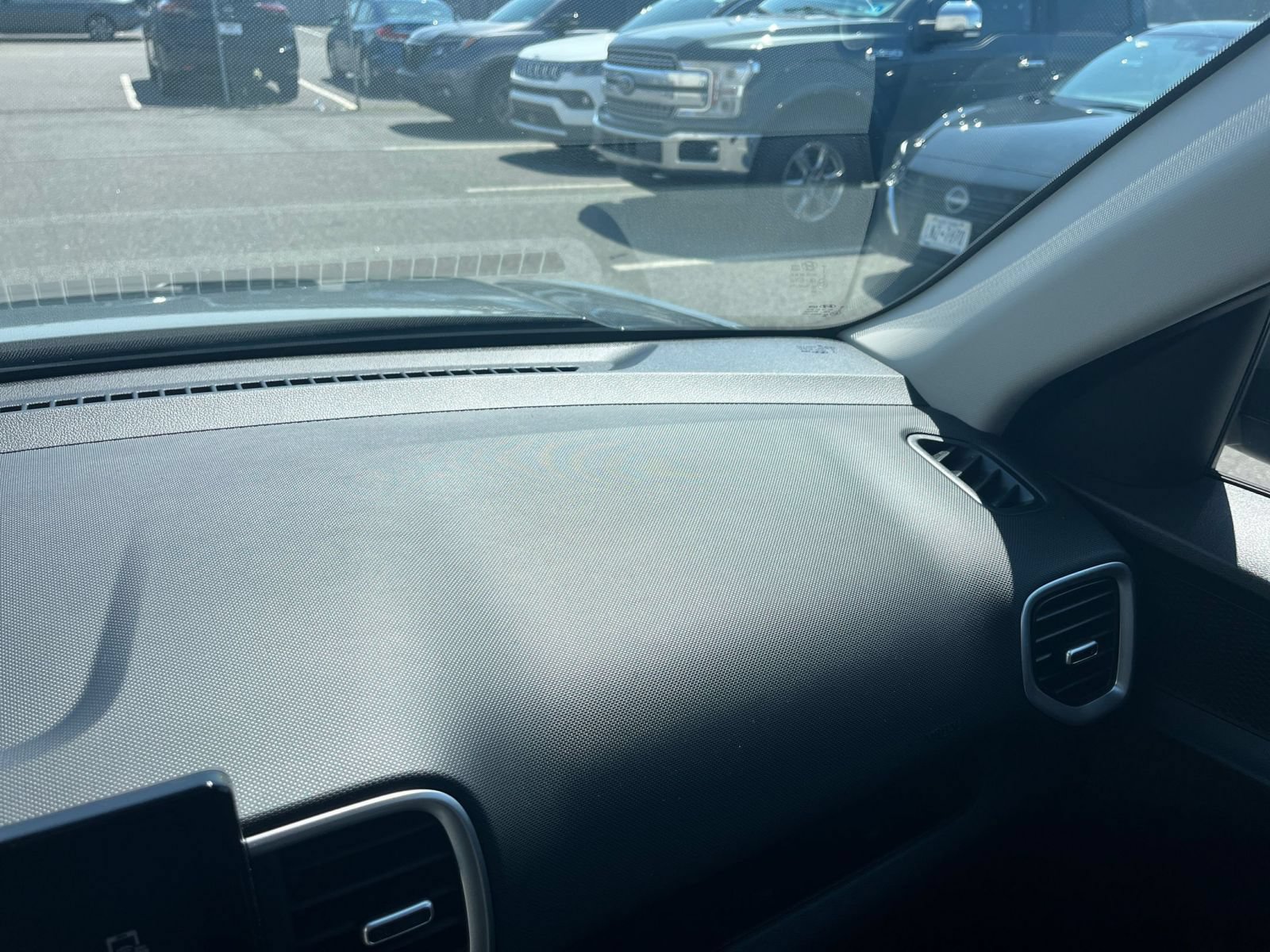 Used 2026 Hyundai Venue SEL FWD image 35