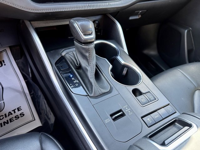 Used 2021 Toyota Highlander XLE image 31