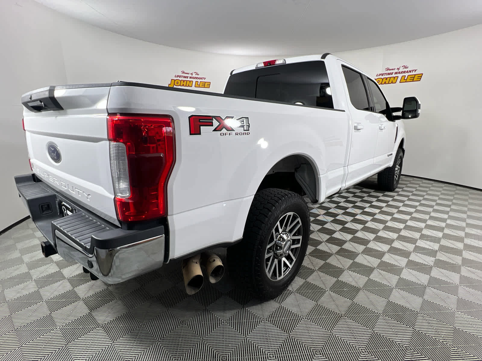 Used 2019 Ford F250 Lariat w/ Lariat Ultimate Package AWD/4WD image 4