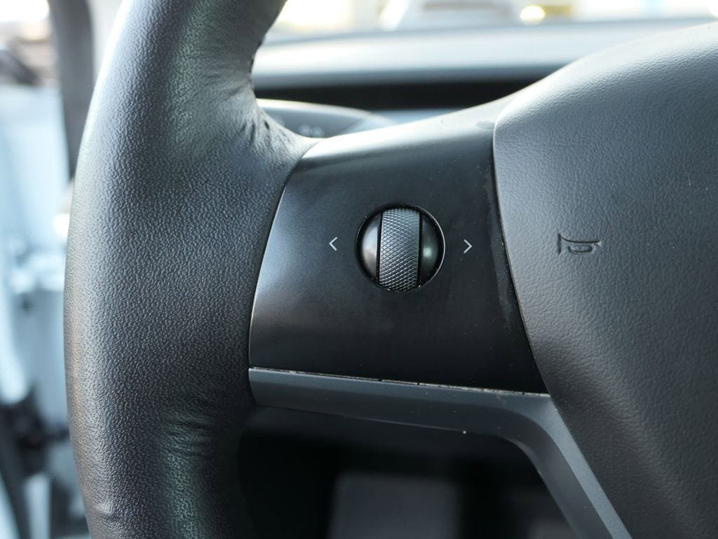 Used 2023 Tesla Model 3 Standard Range RWD image 14