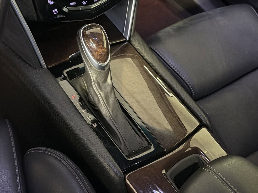 Used 2013 Cadillac XTS Luxury w/ Driver Awareness Package image 9