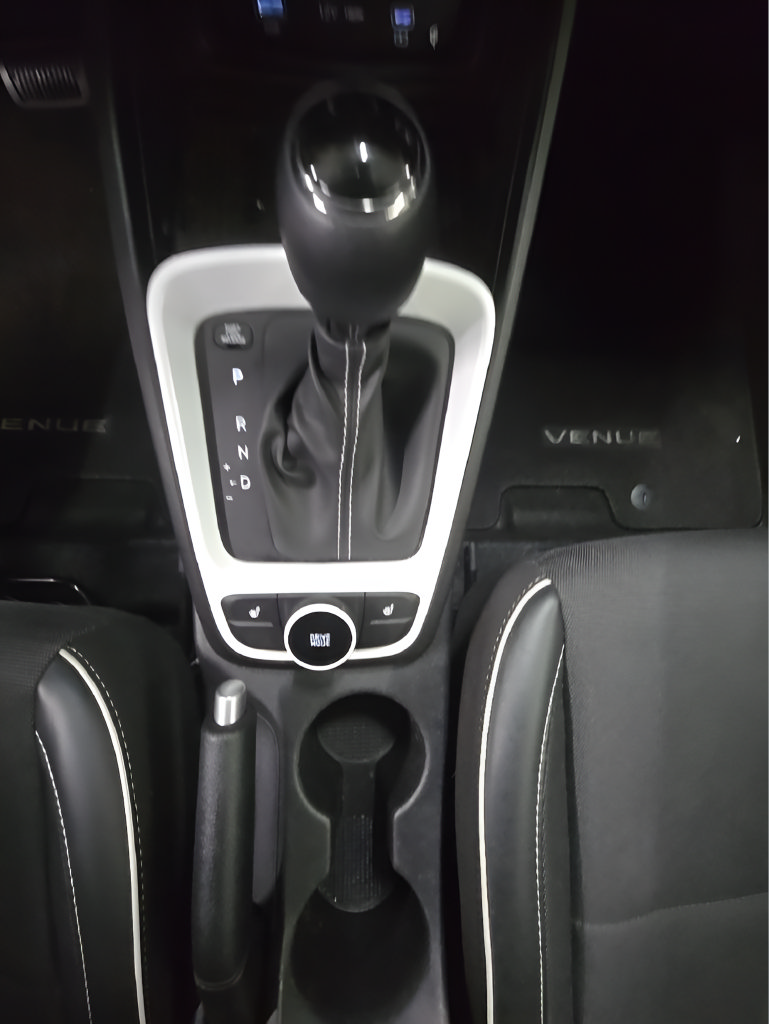 Certified 2026 Hyundai Venue SEL FWD image 36