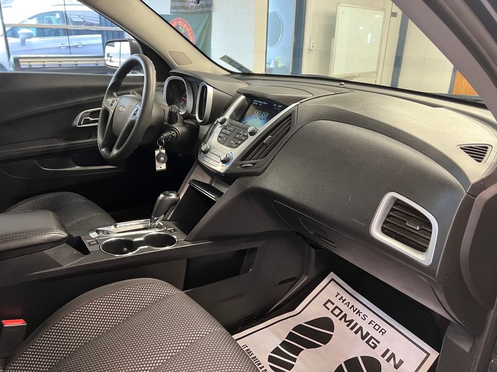 Used 2017 Chevrolet Equinox LS image 33