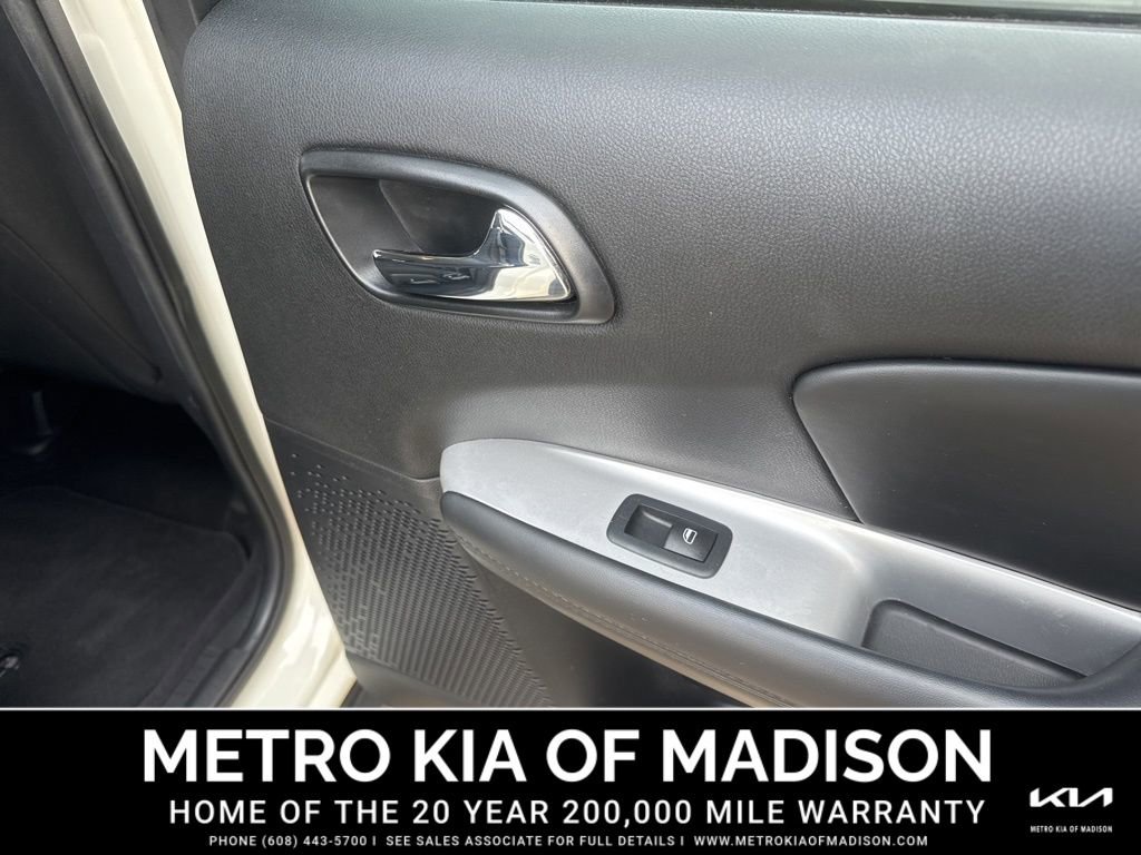 Used 2019 Dodge Journey SE w/ Blacktop Package image 29