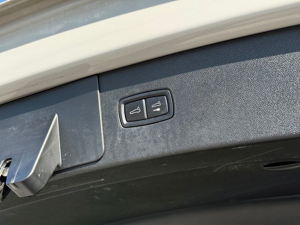 Used 2021 Porsche Cayenne AWD/4WD image 18