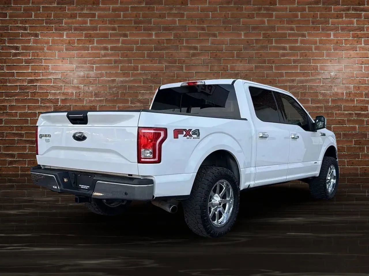 Used 2015 Ford F150 XLT w/ Equipment Group 302A Luxury image 6