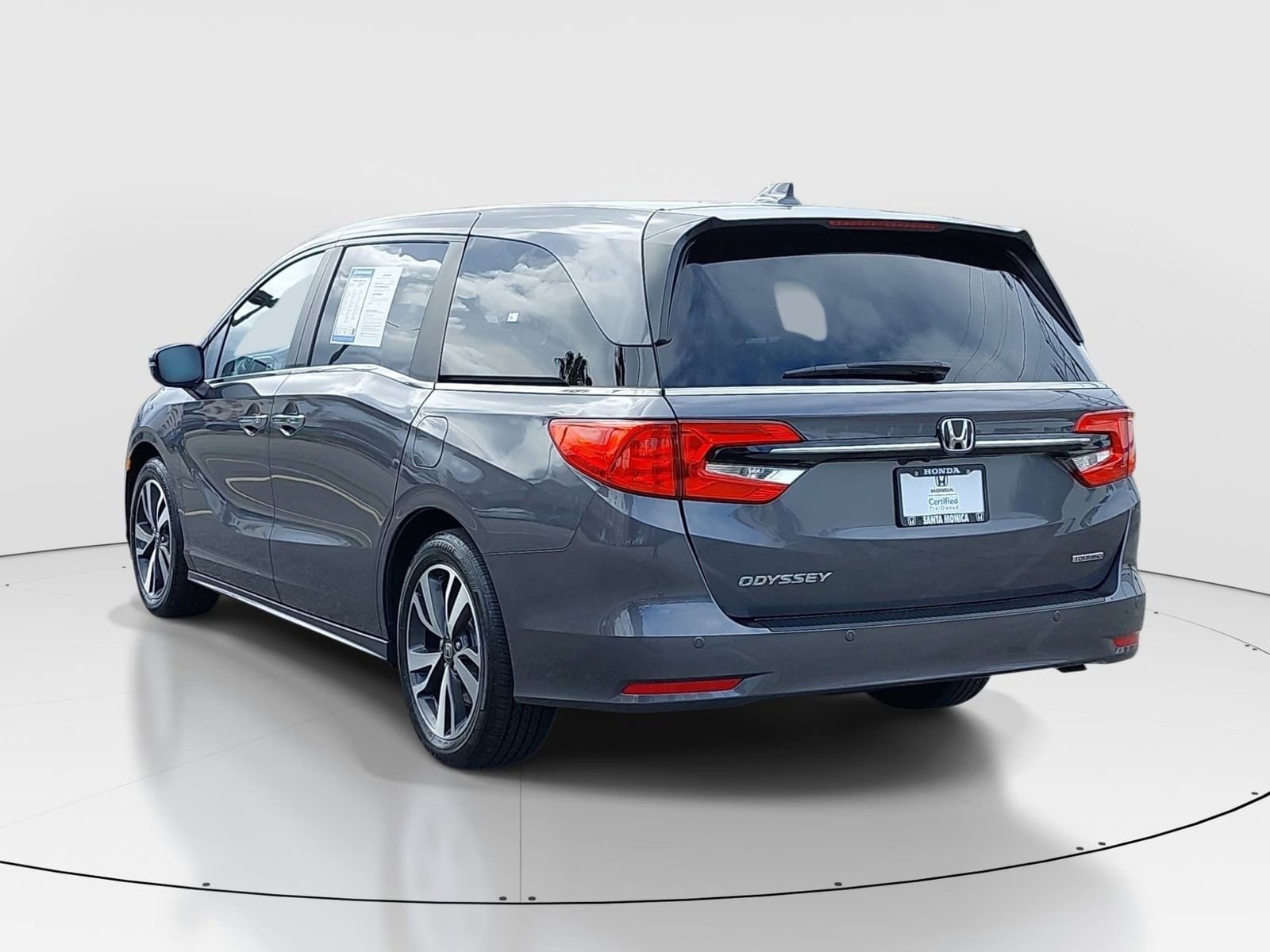 Certified 2024 Honda Odyssey Touring image 7