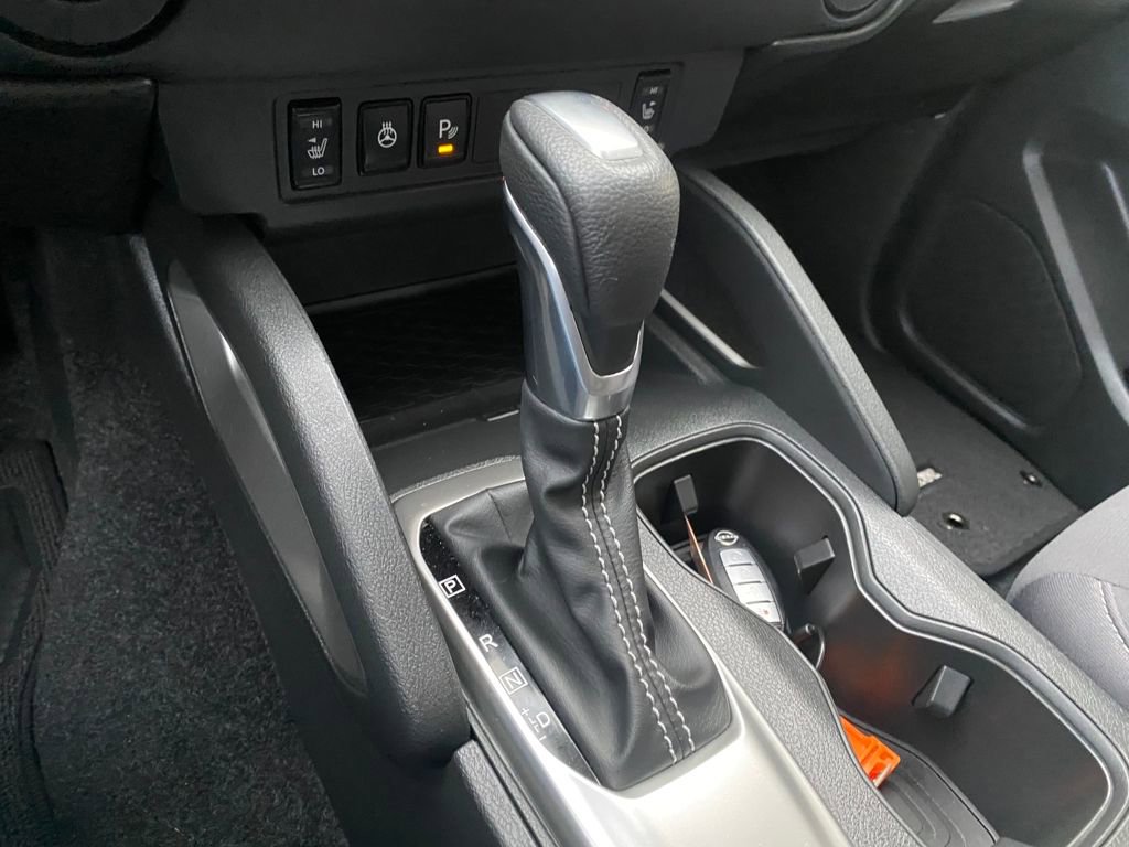 Used 2024 Nissan Frontier SV w/ SV Convenience Package image 17