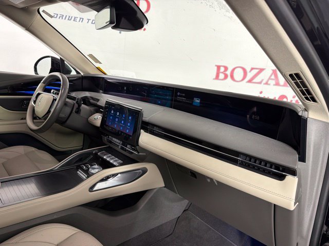 Certified 2025 Lincoln Nautilus Premier AWD/4WD image 33