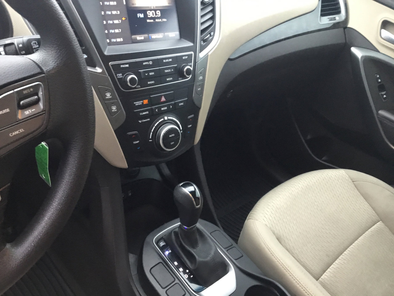 Used 2017 Hyundai Santa Fe Sport image 20