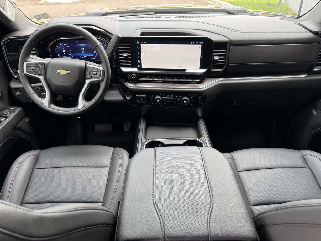 Used 2024 Chevrolet Silverado 2500 LTZ w/ LTZ Convenience Package AWD/4WD image 2
