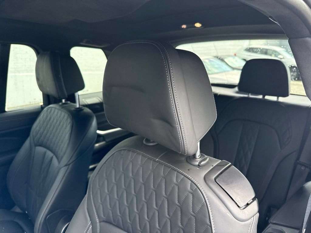 Used 2024 BMW X7 xDrive40i w/ Executive Package AWD/4WD image 16