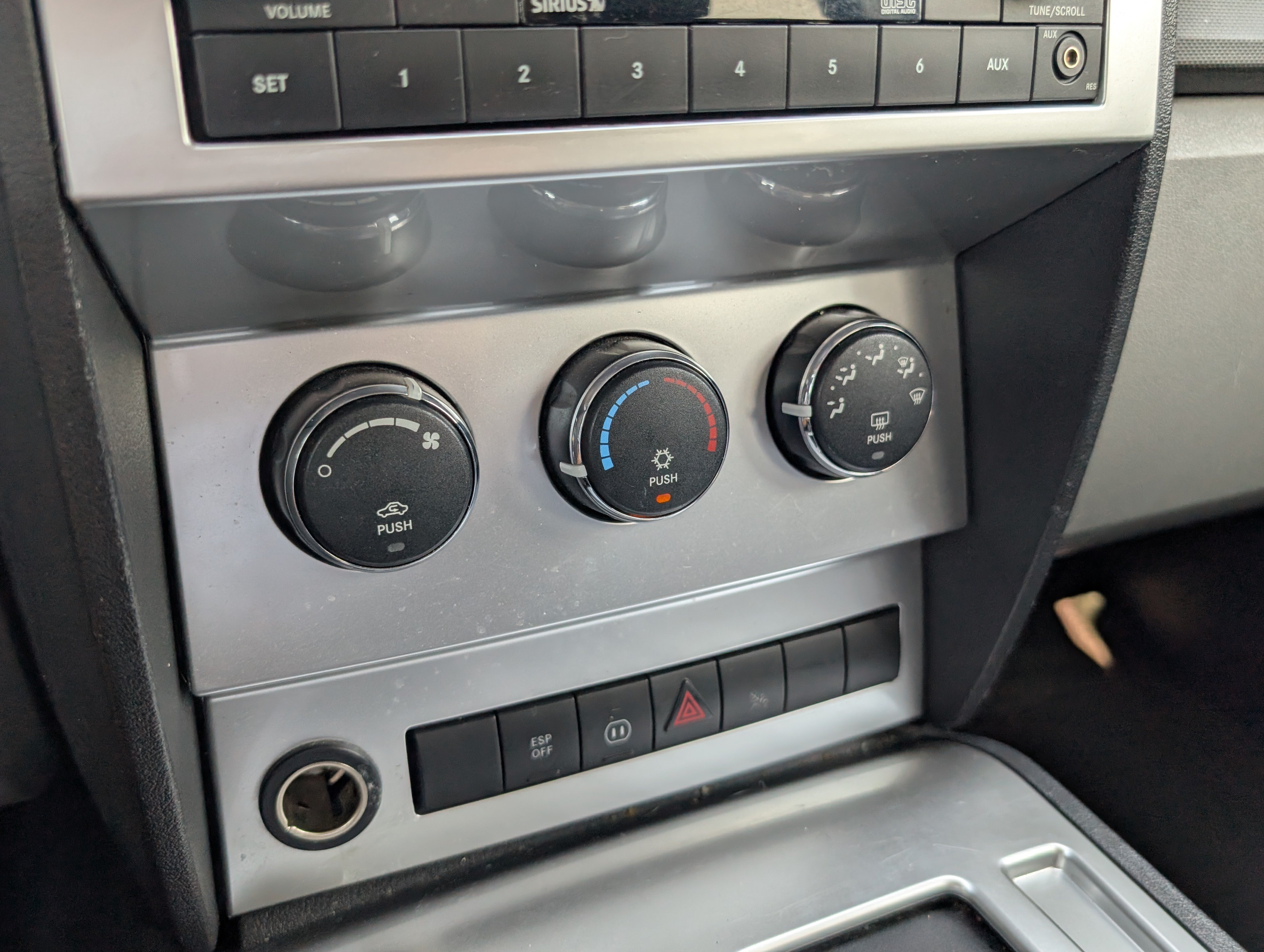 Used 2008 Dodge Nitro SLT RWD image 16