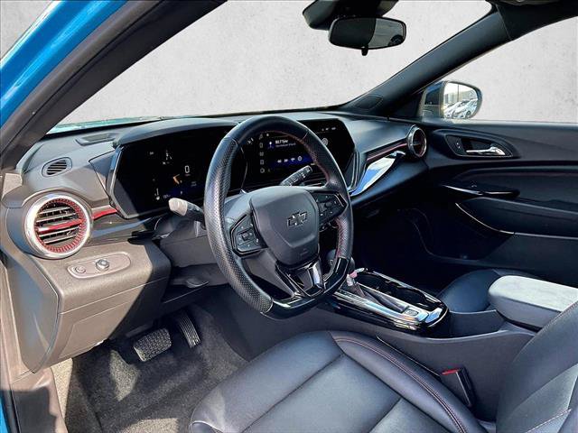 Used 2025 Chevrolet Trax RS w/ Driver Confidence Package FWD image 14