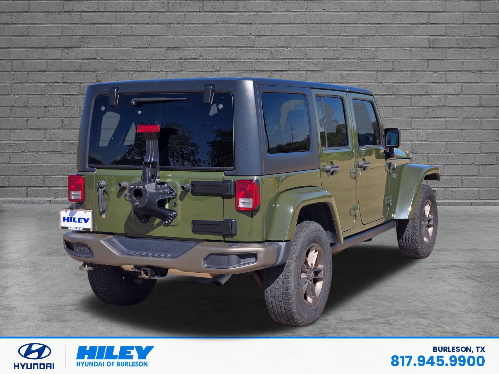 Used 2016 Jeep Wrangler Unlimited Sahara AWD/4WD image 4