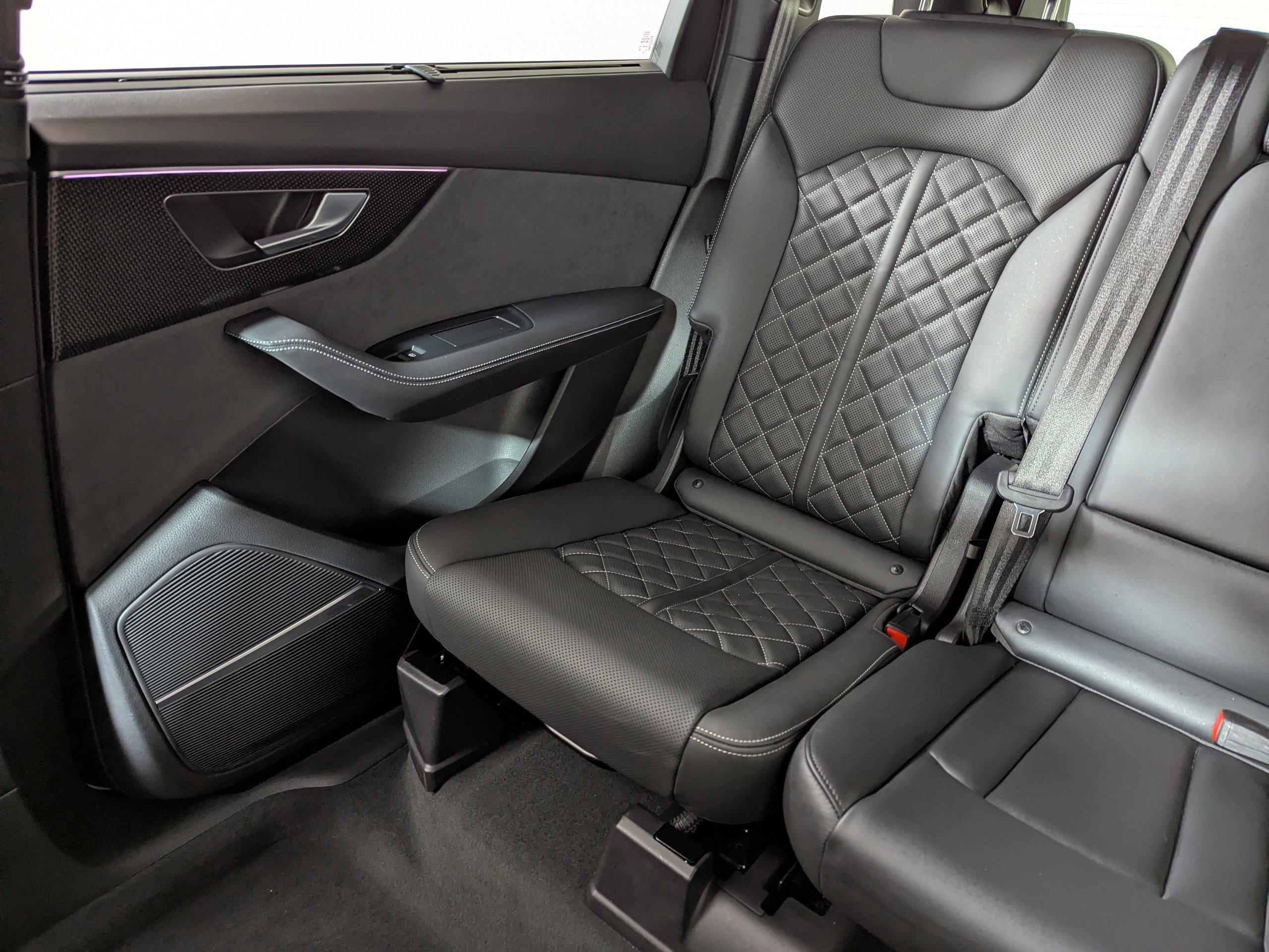 Certified 2023 Audi SQ7 Prestige AWD/4WD image 12