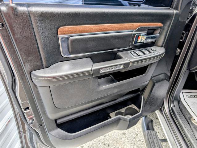 Used 2018 RAM 1500 Laramie w/ Convenience Group AWD/4WD image 7