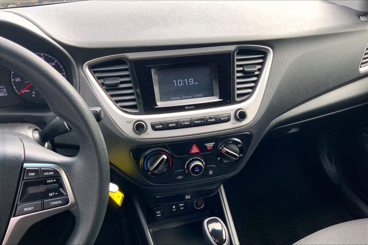Used 2022 Hyundai Accent SE FWD image 7