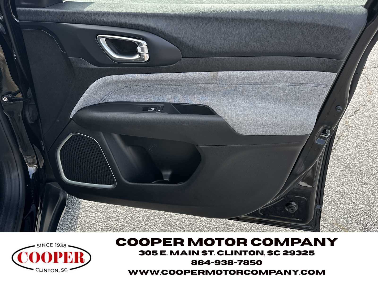 Used 2024 Jeep Compass Latitude image 15