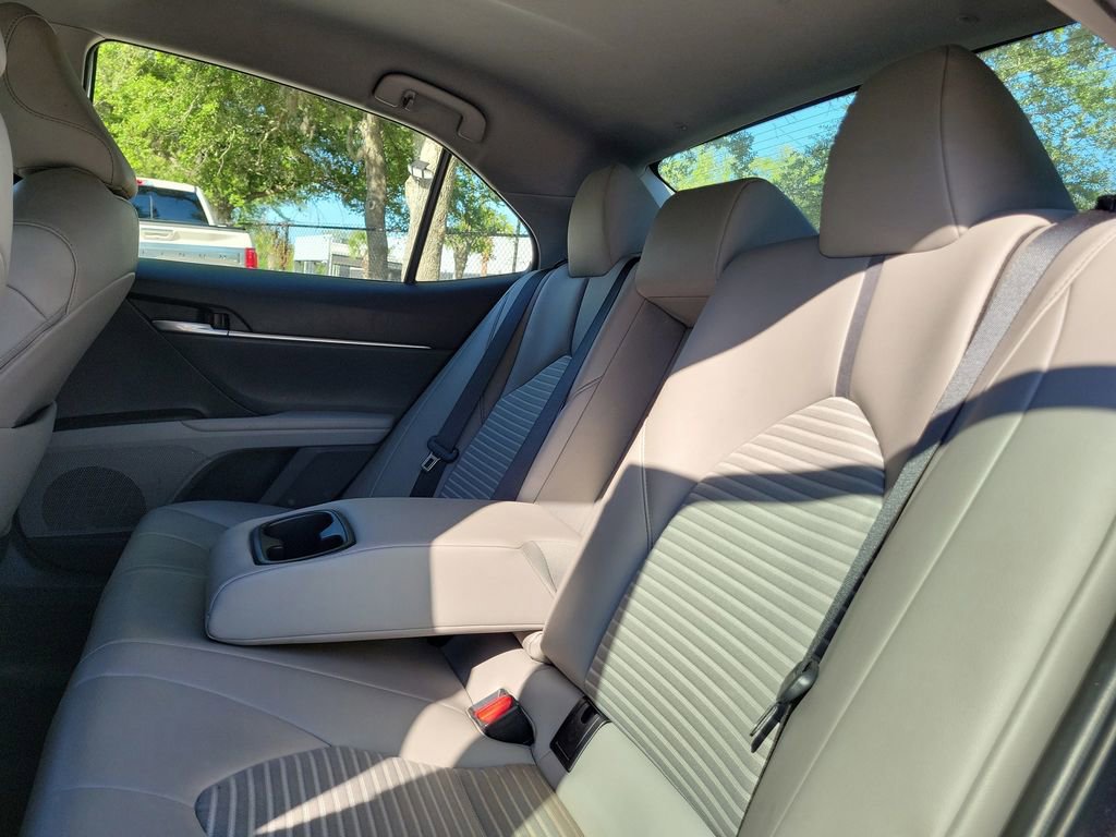 Used 2023 Toyota Camry SE w/ Convenience Package FWD image 11