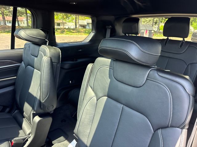 New 2026 Jeep Grand Cherokee L Limited AWD/4WD image 8