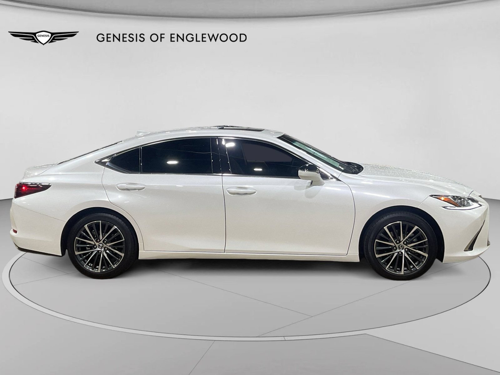Used 2025 Lexus ES 350 w/ Premium Package FWD image 6
